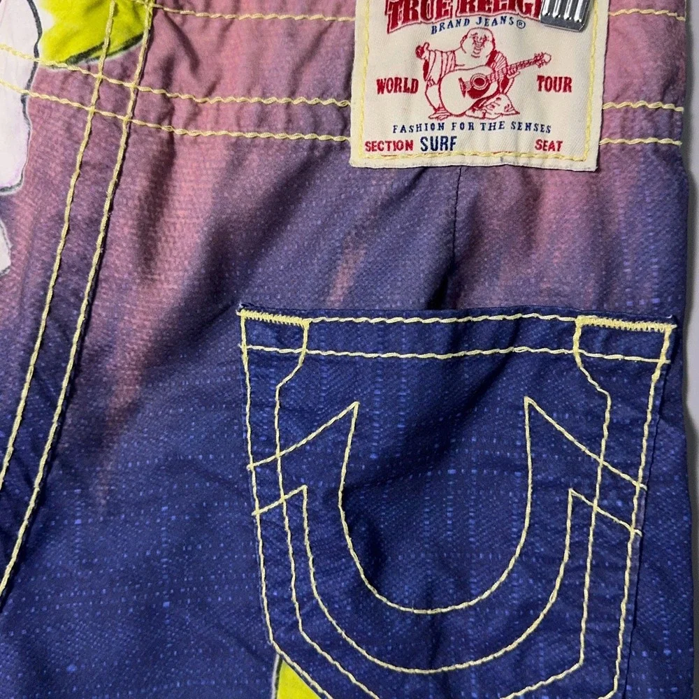 True Religion Surd AOP Floral Board Shorts Mens Size 33 Y2K Summer Resort